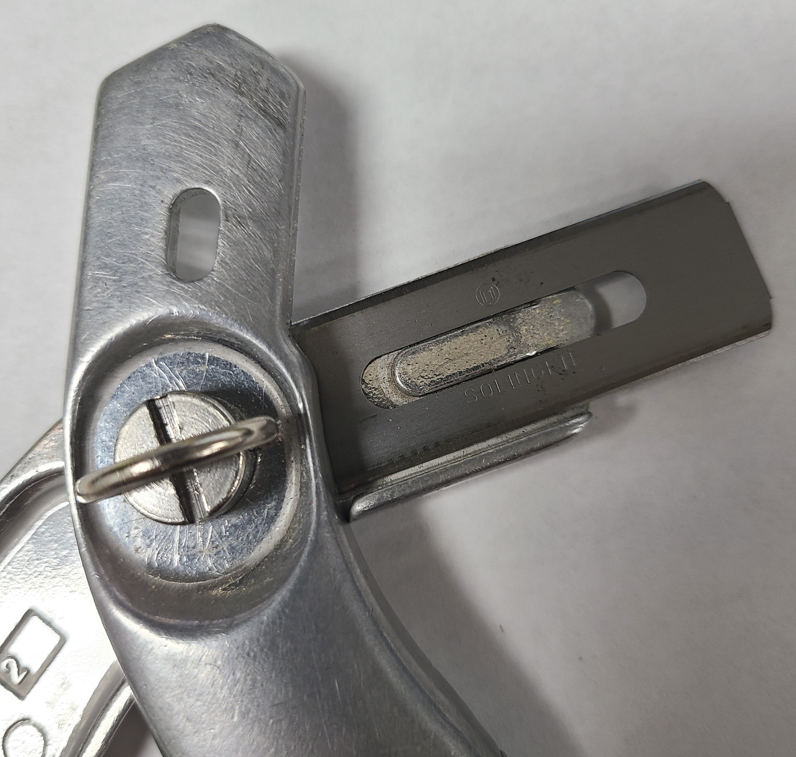 Mozart slotted carpet knife replacement blade alternate view