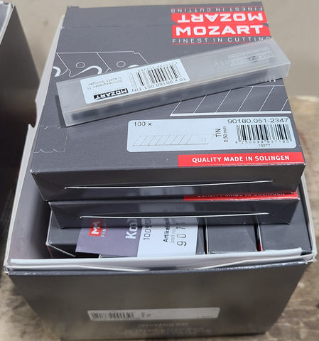 Mozart Solingen Utility Knife 18 mm SNAP OFF BLADES Titanium Edge