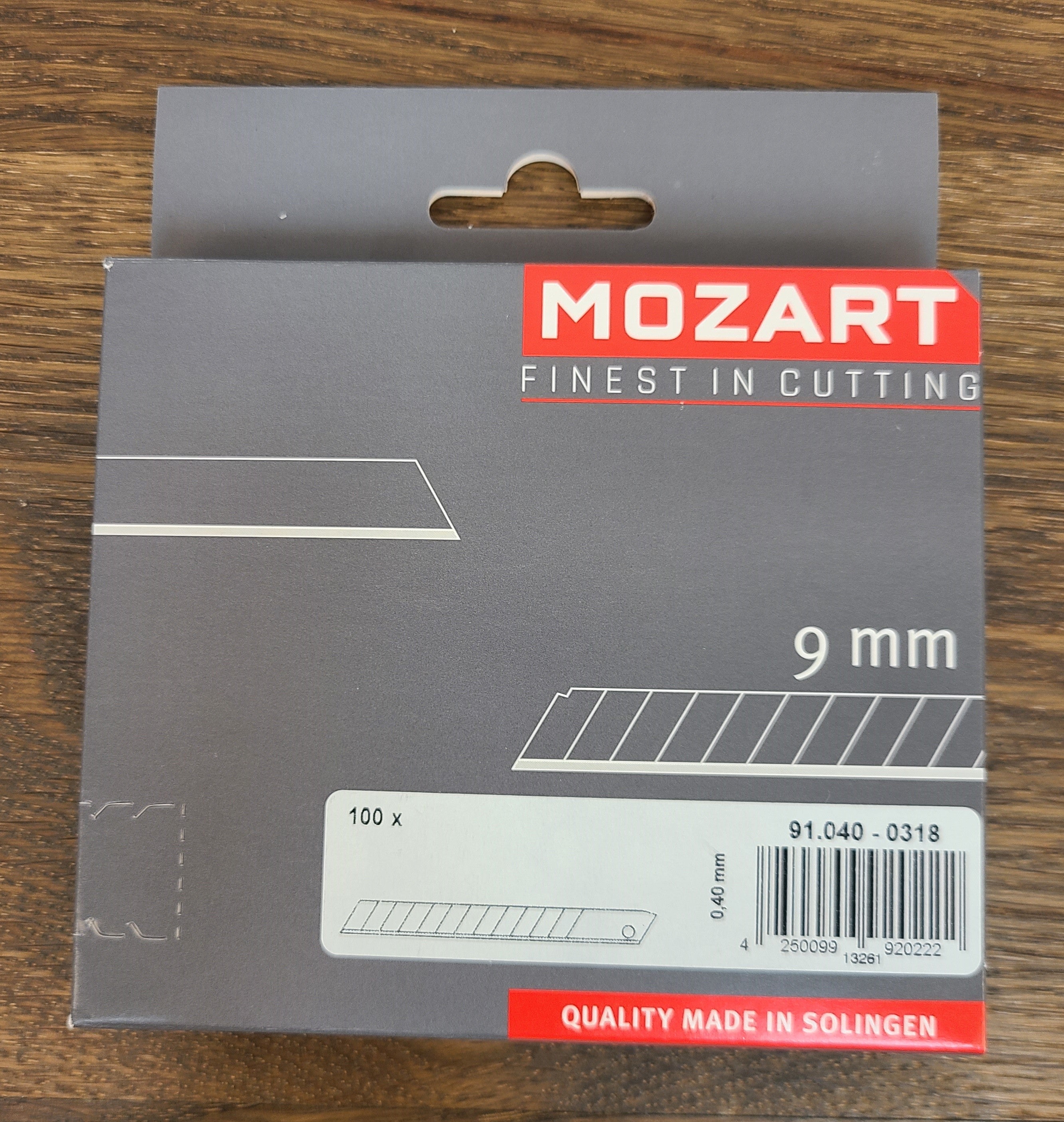 Mozart 9 mm slim utility knife snap-off blade packaging
