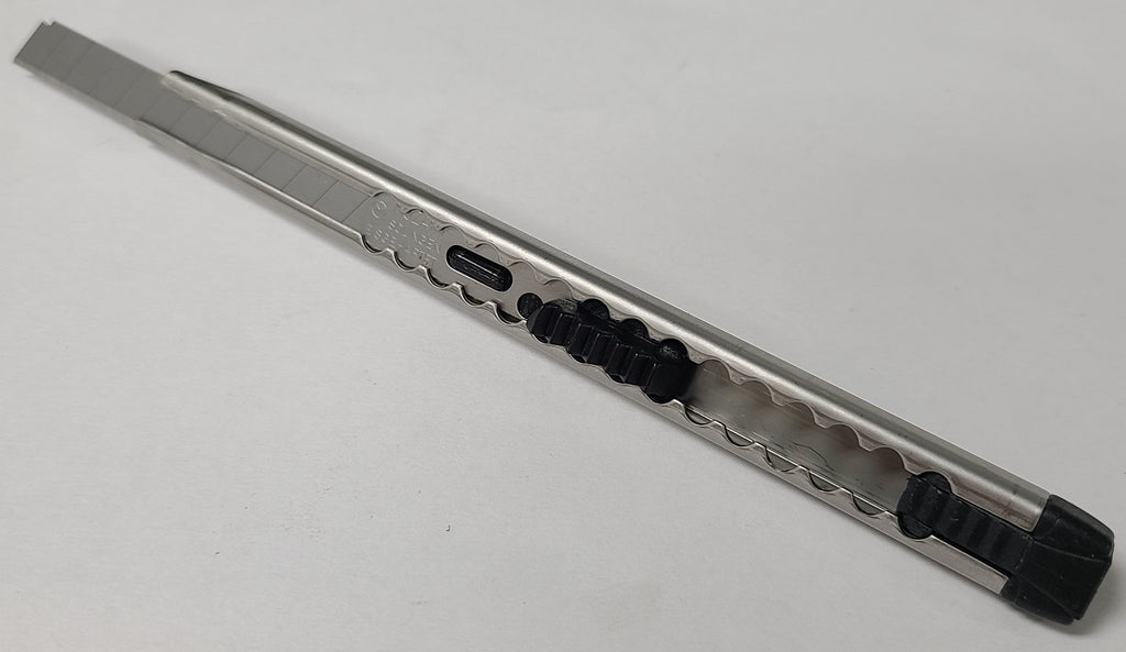 Mozart 9 mm snap-off utility knife alternate view