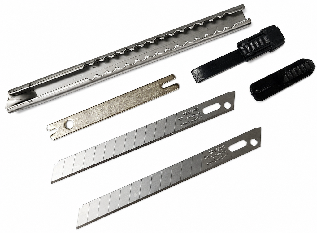 Mozart 9 mm pocket utility knife components and snap-off blades