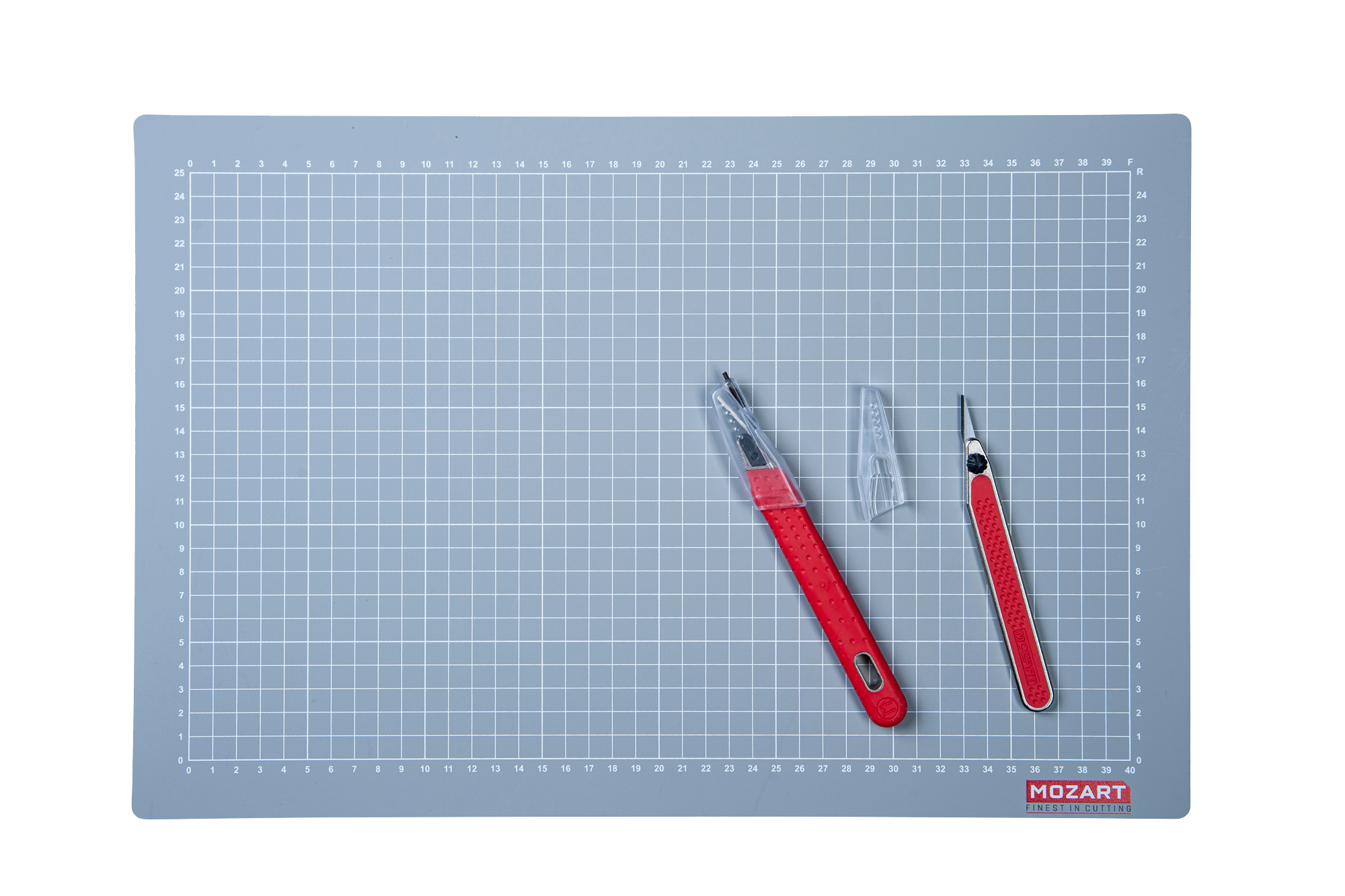 Mozart cutting mat with P1 and P2 precision knives